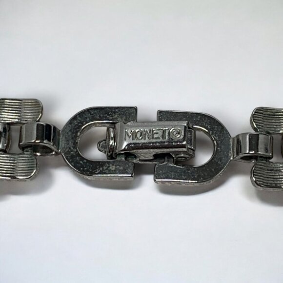 Vintage Monet Silver-Tone Bar-Link Collar Necklace Fold-Over Clasp 17" c.1968 - Picture 3 of 7